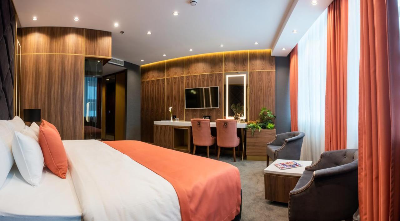 Hotel Pupin Novi Sad Exterior photo A room at the hotel
