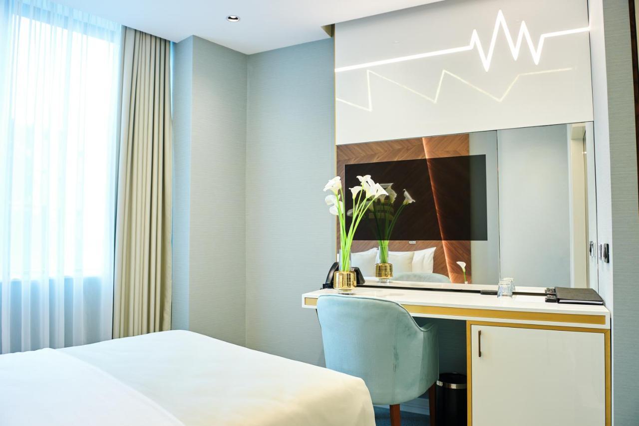 Hotel Pupin Novi Sad Exterior photo Deluxe room